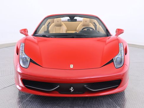 Used 2013 Ferrari 458 Spider image 10