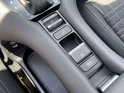 New 2026 Honda HR-V LX image 30