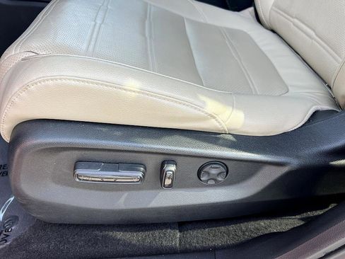 Used 2019 Honda CR-V Touring image 22