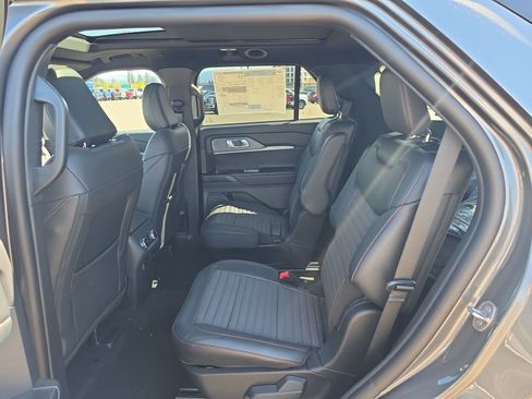 New 2026 Ford Explorer ST-Line w/ ST-Line Street Pack AWD/4WD image 16