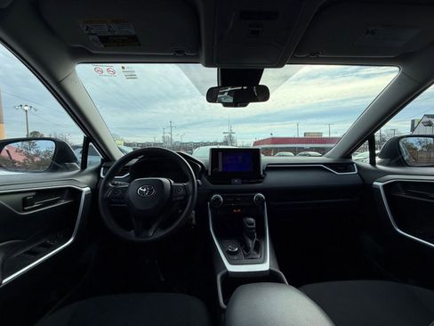 Used 2025 Toyota RAV4 LE image 32