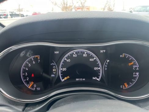 Used 2020 Jeep Grand Cherokee Limited w/ Luxury Group II image 34