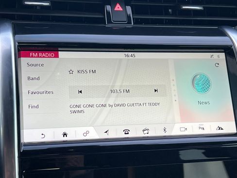 Used 2020 Land Rover Discovery Sport S R-Dynamic image 15