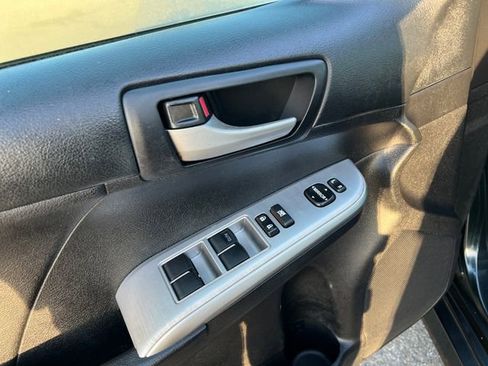 Used 2012 Toyota Camry L image 30