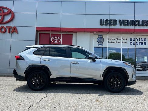 Certified 2025 Toyota RAV4 SE AWD/4WD image 6