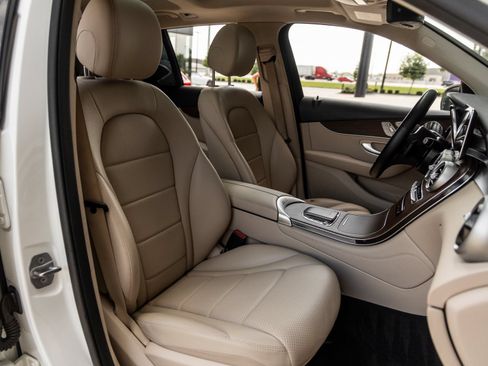 Used 2021 Mercedes-Benz GLC 300 4MATIC w/ Multimedia Package image 44