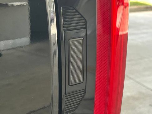 Used 2025 Toyota Tundra Limited AWD/4WD image 19