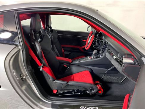 Used 2018 Porsche 911 GT2 RS RWD image 18