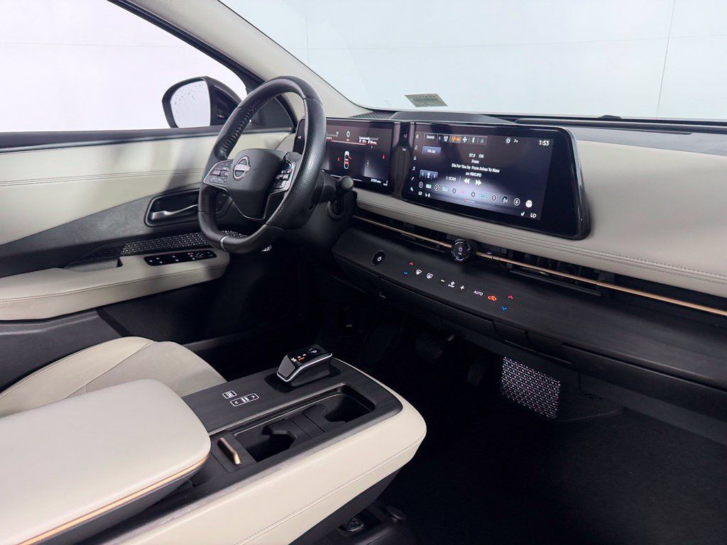 Used 2023 Nissan Ariya FWD image 29