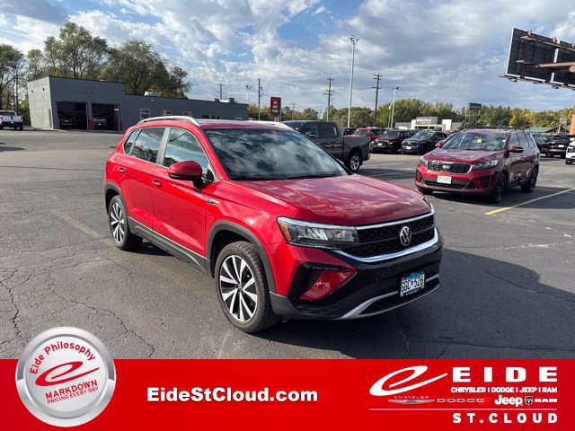 Used 2022 Volkswagen Taos SE AWD/4WD image 1