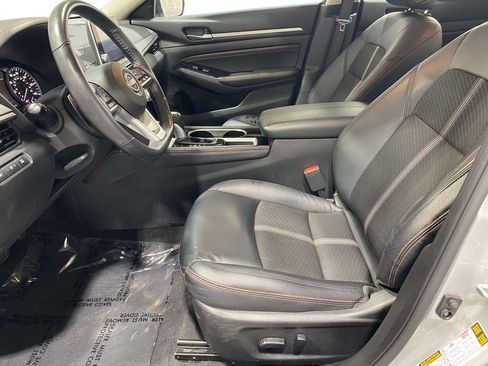 Used 2023 Nissan Altima 2.5 SR FWD image 14