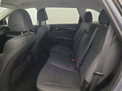 Used 2020 Kia Sorento S AWD/4WD image 18