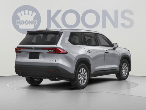 Used 2025 Toyota Grand Highlander AWD image 2