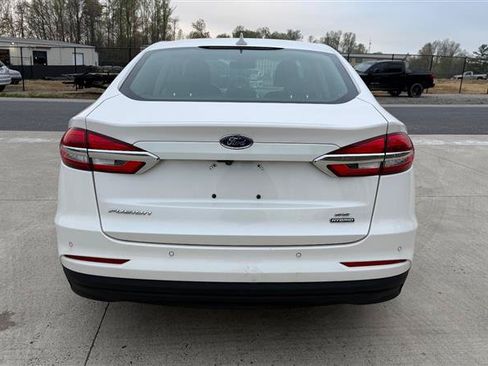 Used 2020 Ford Fusion SE FWD image 4