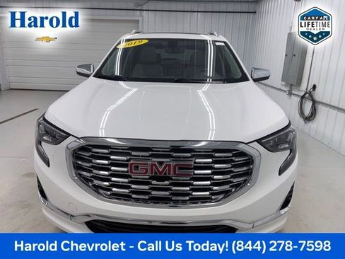 Used 2019 GMC Terrain Denali w/ Comfort Package FWD image 2