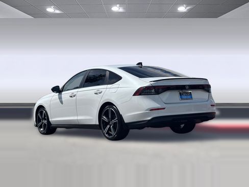 Used 2024 Honda Accord Sport image 3