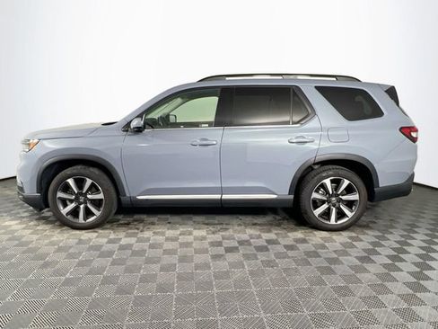 Used 2024 Honda Pilot Touring image 3
