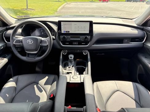 Certified 2026 Toyota Grand Highlander AWD image 39