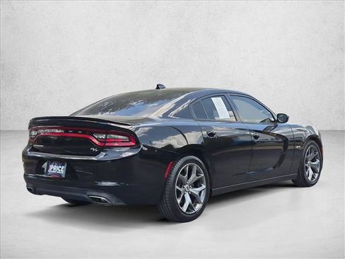 Used 2018 Dodge Charger R/T RWD image 5