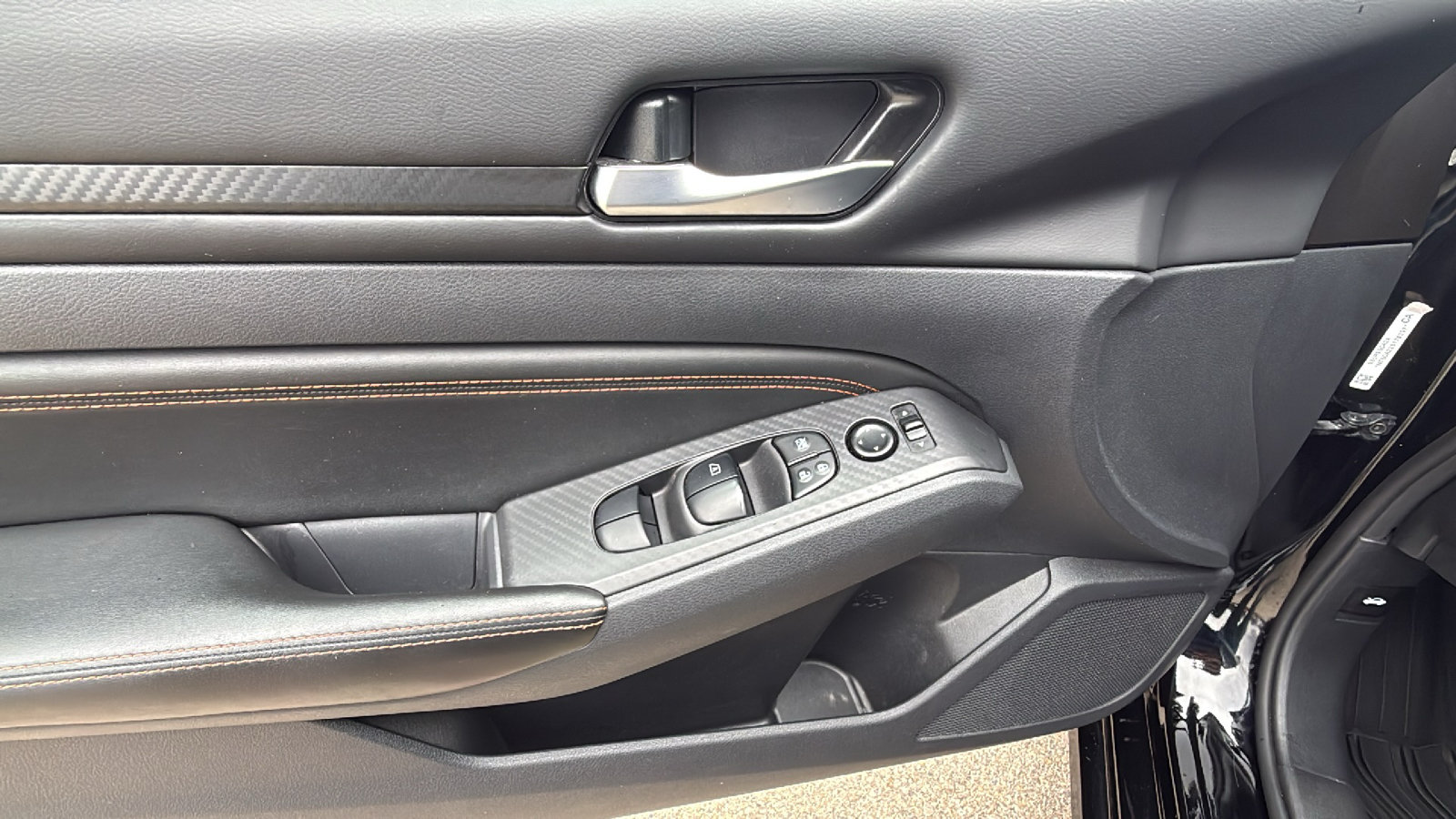 Used 2022 Nissan Altima 2.5 SR w/ Midnight Edition Package FWD image 8