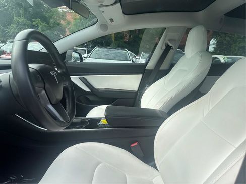 Used 2019 Tesla Model 3 Standard Range Plus RWD image 9