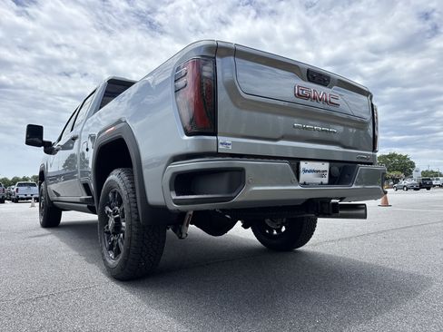 New 2026 GMC Sierra 2500 AT4 w/ AT4 Premium Plus Package AWD/4WD image 8