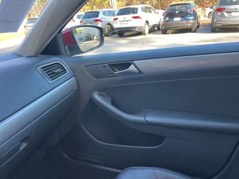 Used 2018 Volkswagen Jetta SE image 28