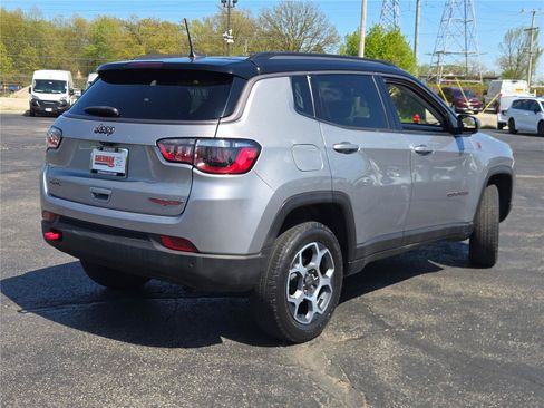 Used 2022 Jeep Compass Trailhawk AWD/4WD image 13