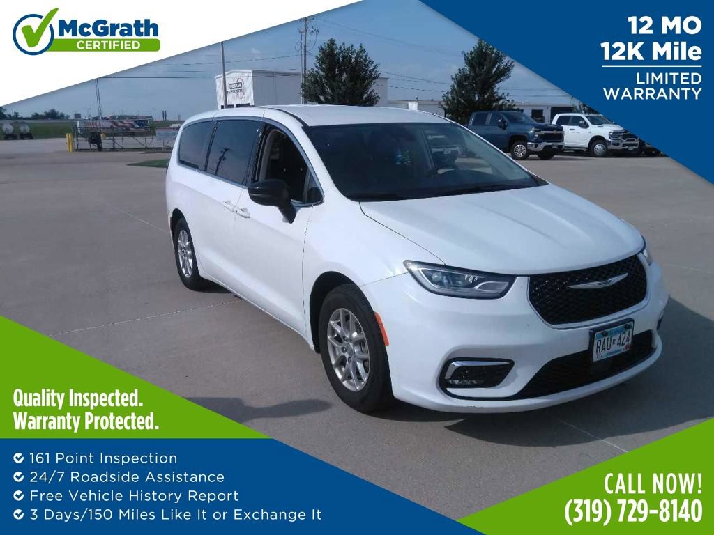 Used 2024 Chrysler Pacifica Touring-L FWD image 1
