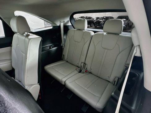 Used 2024 Kia Sorento S w/ Panoramic Sunroof Package FWD image 29