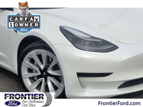Used 2023 Tesla Model 3 Standard Range image 4