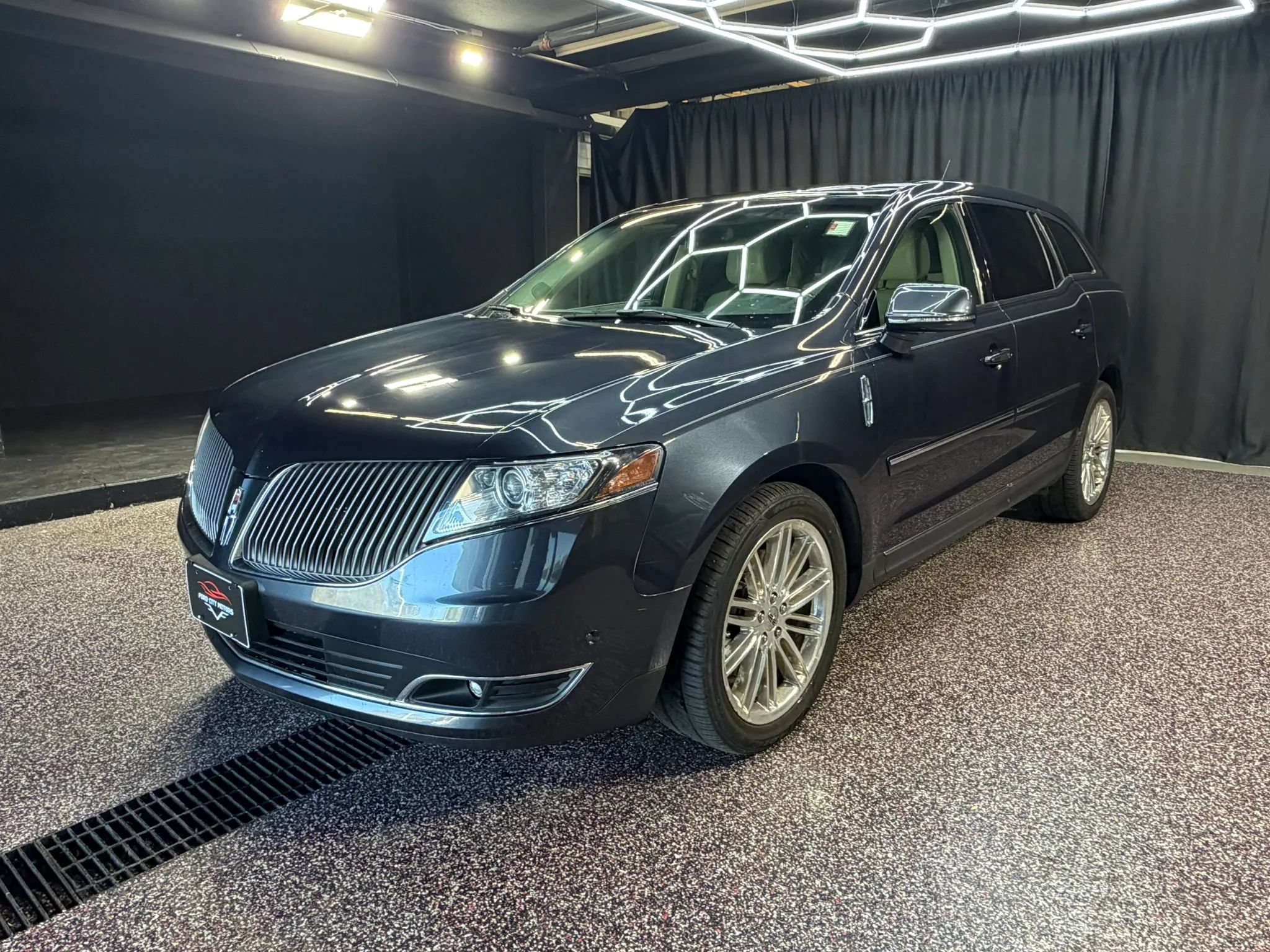 Used 2014 Lincoln MKT AWD w/ Equipment Group 201A image 3