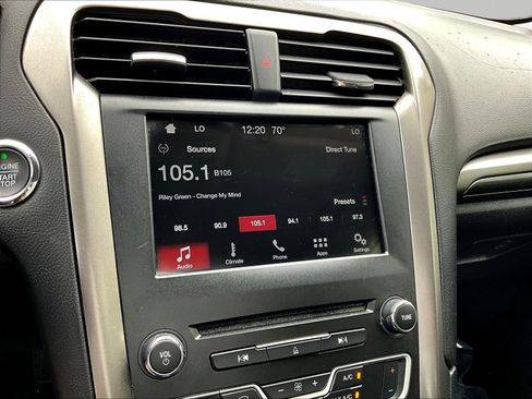 Used 2017 Ford Fusion SE w/ Equipment Group 201A FWD image 14