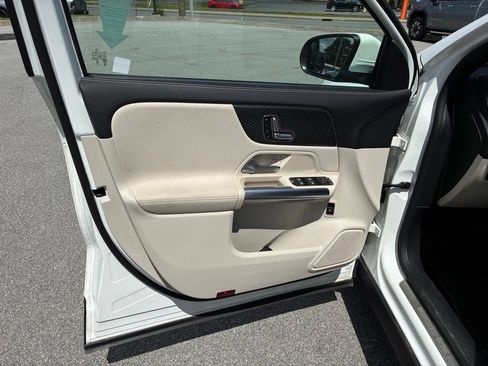 Used 2025 Mercedes-Benz GLA 250 4MATIC image 20