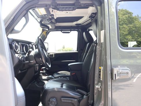 Used 2021 Jeep Wrangler Unlimited Sahara AWD/4WD image 35
