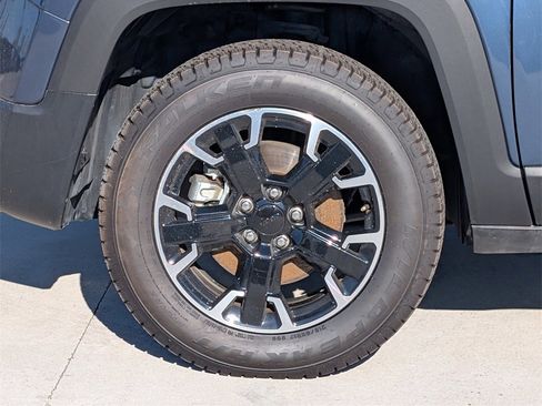 Used 2023 Jeep Renegade Latitude image 9