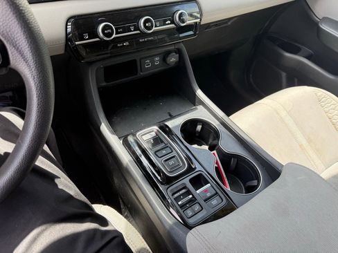 Used 2023 Honda Pilot LX image 10