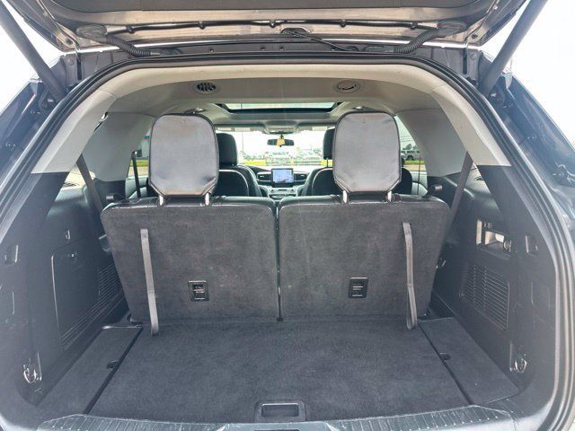 Used 2021 Ford Explorer XLT w/ Equipment Group 202A RWD image 21