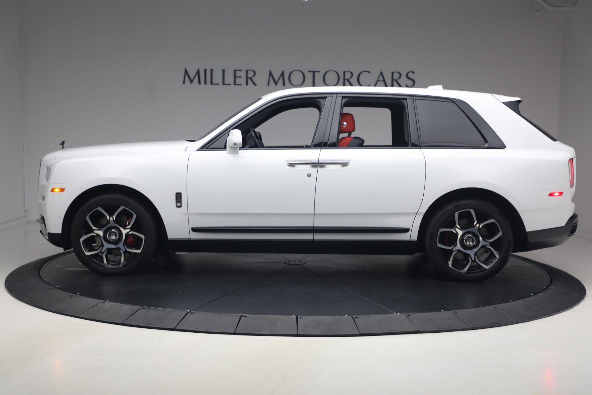 Certified 2021 Rolls-Royce Cullinan Black Badge AWD/4WD image 3