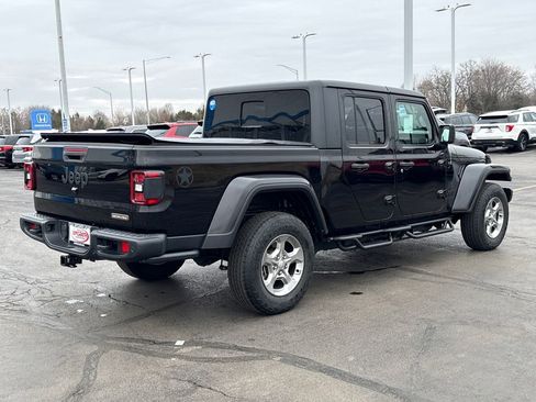 Used 2021 Jeep Gladiator Sport image 11