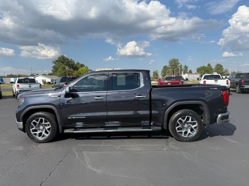 Used 2023 GMC Sierra 1500 SLT w/ SLT Premium Package image 8