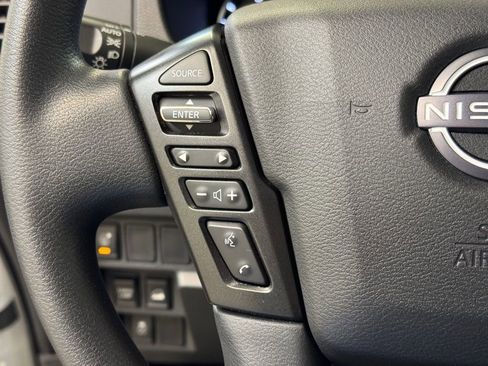 Used 2023 Nissan Frontier SV w/ Midnight Edition Package image 36