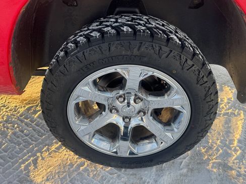 Used 2016 RAM 1500 Classic SLT w/ Luxury Group image 19