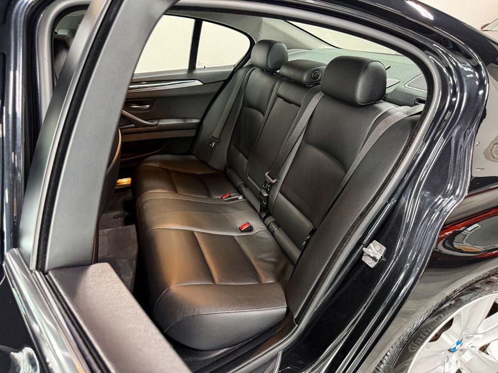 Used 2012 BMW 528i xDrive Sedan AWD/4WD image 28