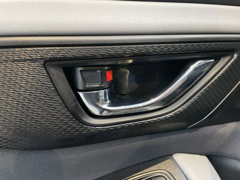 Used 2025 Subaru Outback Premium w/ Popular Package #1A image 15