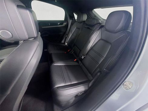 New 2026 Porsche Cayenne Coupe AWD/4WD image 21