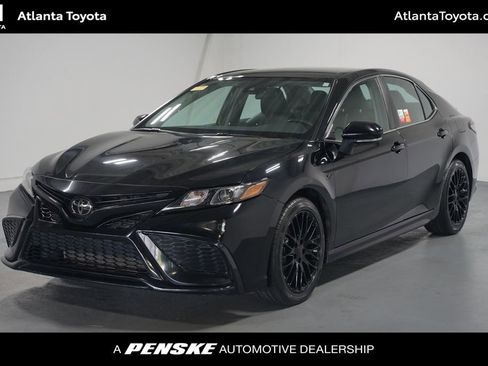 Used 2024 Toyota Camry SE image 1