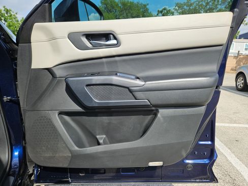 Used 2022 Nissan Pathfinder SL w/ SL Premium Package image 29