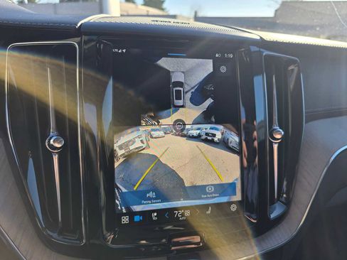 Certified 2025 Volvo XC60 B5 Ultra w/ Protection Package Premier image 29