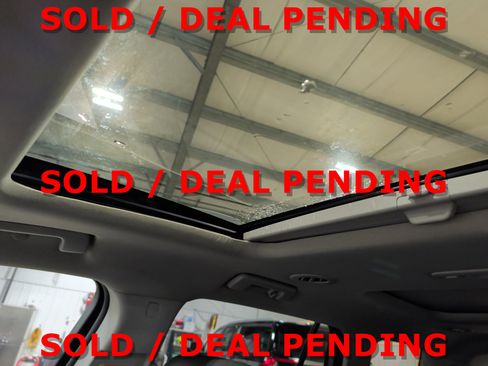 Used 2022 GMC Acadia SLE w/ Driver Convenience Package image 13